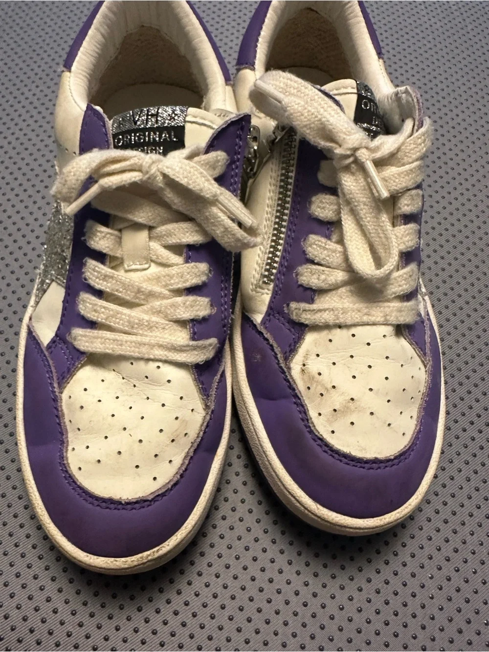Vintage Havana Kids Ariella Low Top Sneakers zipper lace up size 4 big kid